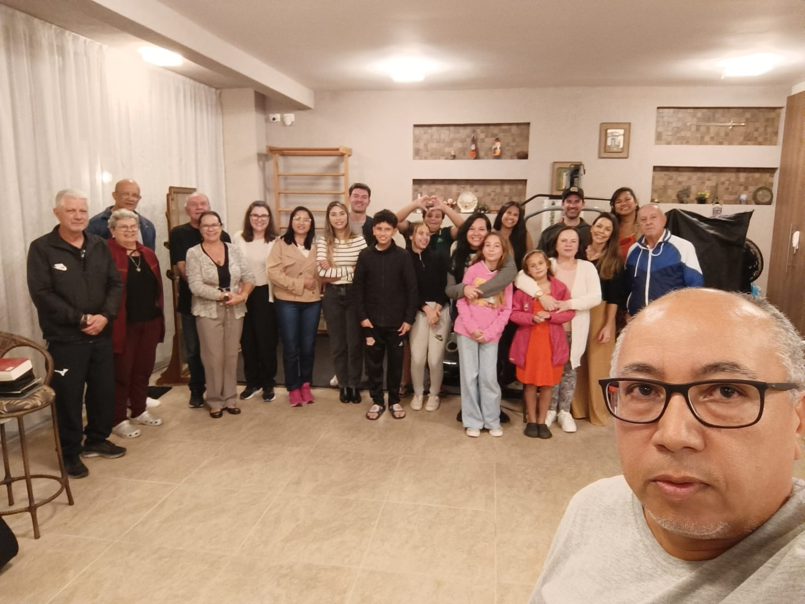 Culto semanal no lar de Irmão Ricardo e Ana — Coroados — foto 2