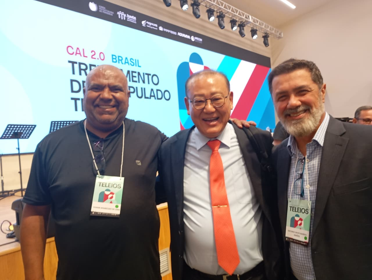 Irmãos da IPB Guaratuba com líder coreano da Igreja Presbiteriana de Sarang